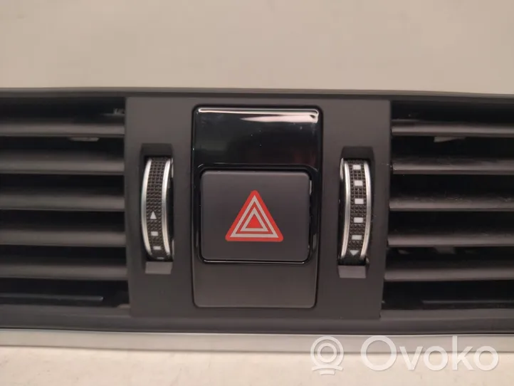 Audi A7 S7 4G Lango oro grotelės 4G1820951J