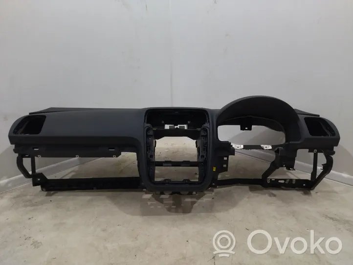 Volkswagen Scirocco Panelė 1K8853389