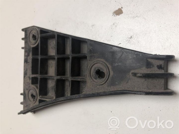 Audi A4 S4 B5 8D Support de pare-chocs arrière 8D0807283