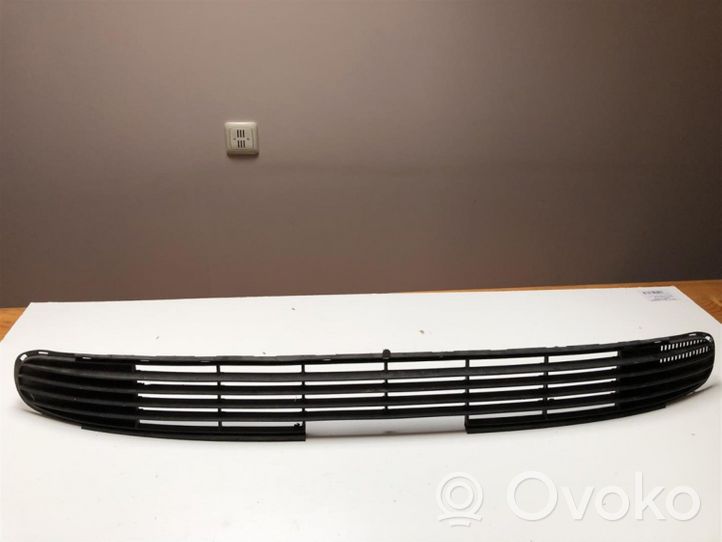 Opel Vectra B Front bumper lower grill 90464533