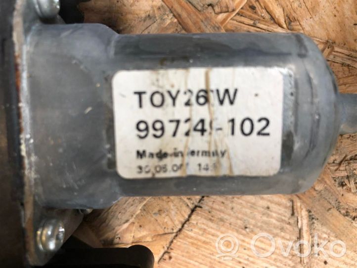 Toyota Corolla Verso E121 Elektryczny podnośnik szyby drzwi tylnych 