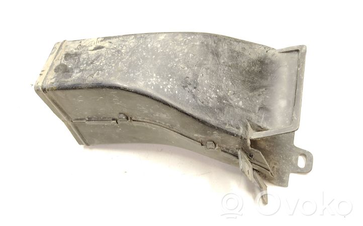 BMW 7 E38 Canale/condotto dell’aria per il raffreddamento del freno 51118150763