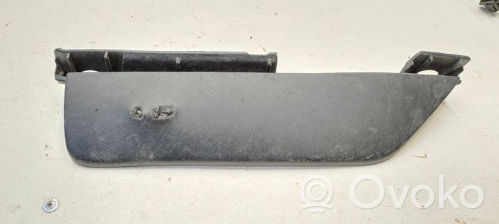 Toyota Land Cruiser (J150) Chlpacze przednie 768510G010