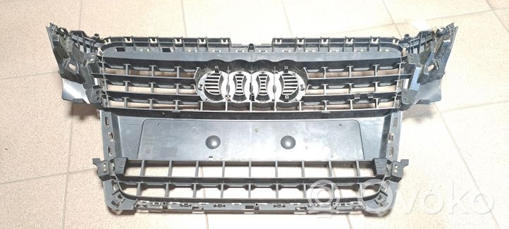 Audi A4 S4 B8 8K Griglia superiore del radiatore paraurti anteriore 8K0853651