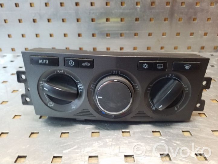 Opel Antara Panel klimatyzacji 96827394