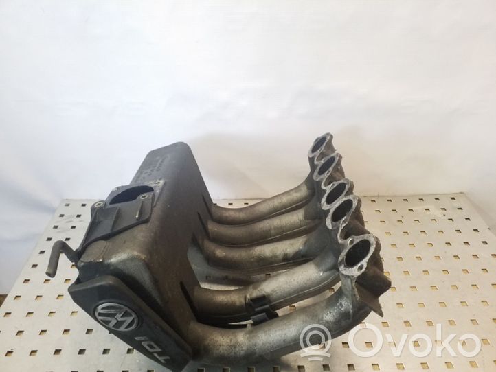 Volkswagen II LT Intake manifold 074129713N