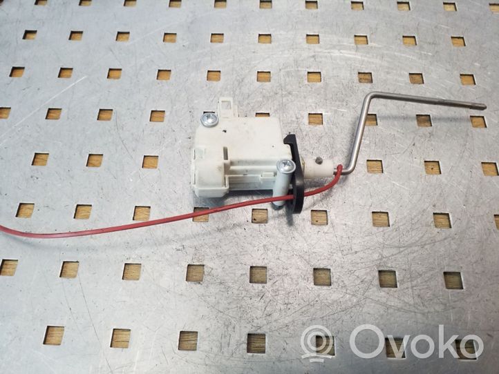 Audi A4 S4 B7 8E 8H Verrouillage du bouchon du réservoir de carburant 8E0862153A