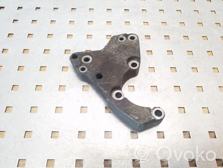 BMW 5 E39 Power steering pump mounting bracket 2247556