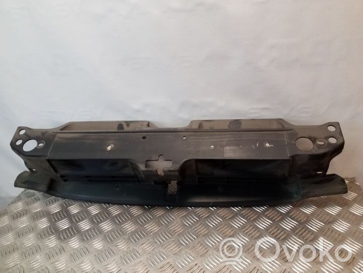 Hyundai Santa Fe Garniture de radiateur 8641026910