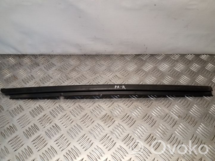 Jeep Cherokee III KJ Rivestimento modanatura del vetro della portiera anteriore 