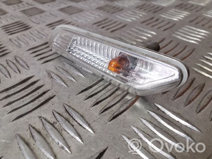 KIA Sorento Front fender indicator light 