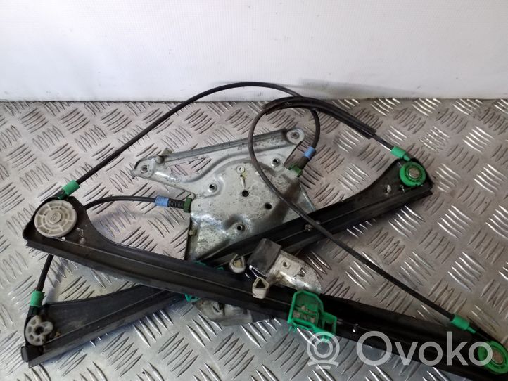 Audi A4 S4 B5 8D Mechanizm podnoszenia szyby przedniej bez silnika 8D0837398C