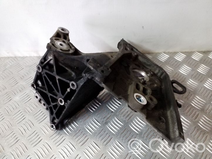 Fiat Croma Support de générateur / alternateur 55196092