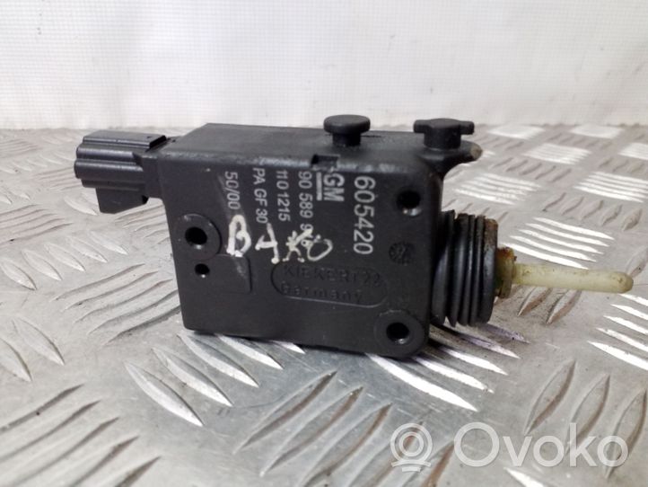 Opel Zafira A Fuel tank cap lock motor 90589918