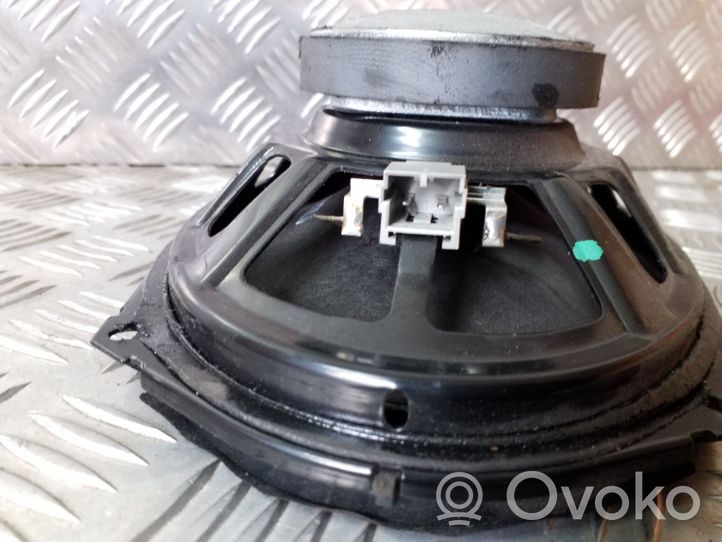 Chrysler Voyager Takaoven kaiutin 05081669AA