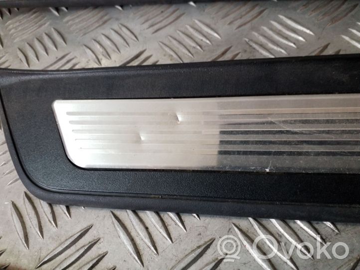 BMW 5 F10 F11 Copertura del rivestimento del sottoporta anteriore 8050054