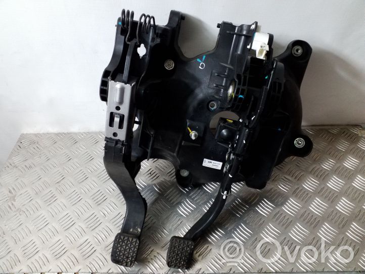 Opel Mokka Assemblage pédale 95421239