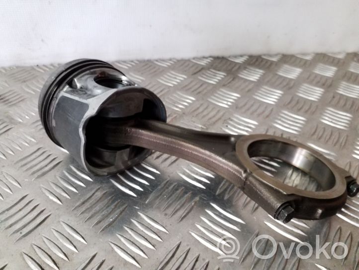 Infiniti EX Piston with connecting rod 