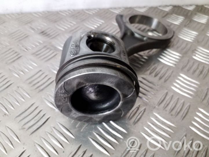 Infiniti EX Piston with connecting rod 