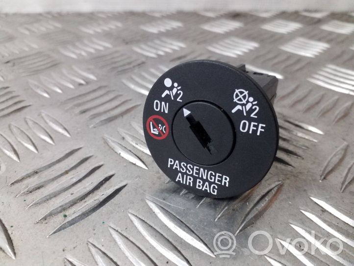 Opel Mokka Interrupteur commutateur airbag passager 13577258