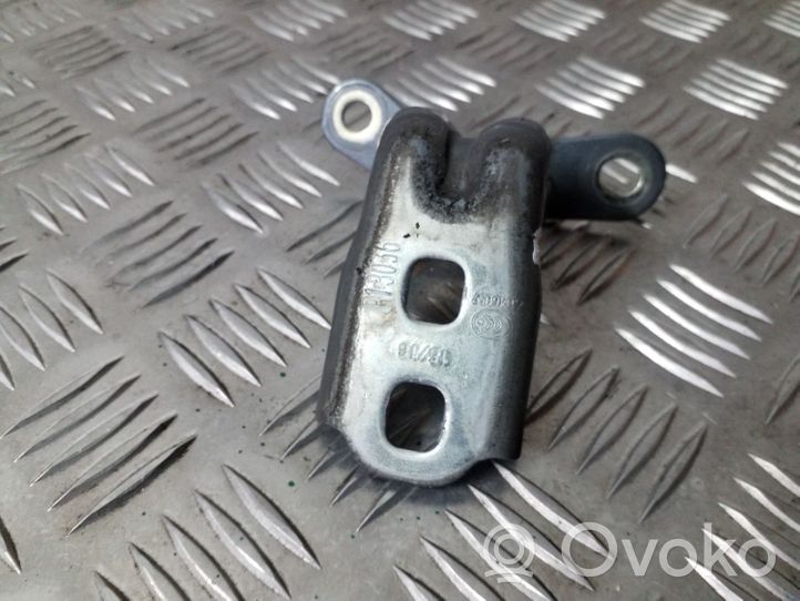 Opel Mokka Front door upper hinge 