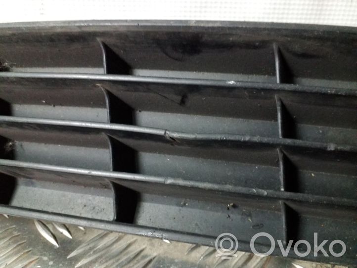 Audi A6 S6 C4 4A Grille inférieure de pare-chocs avant 4A0807345J