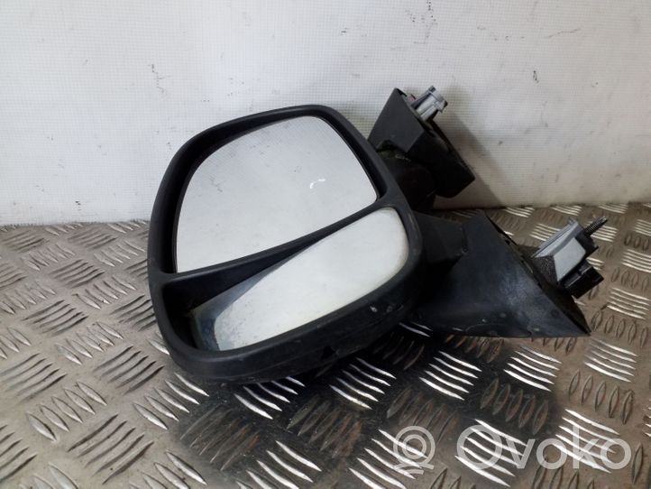 Opel Vivaro Front door electric wing mirror 