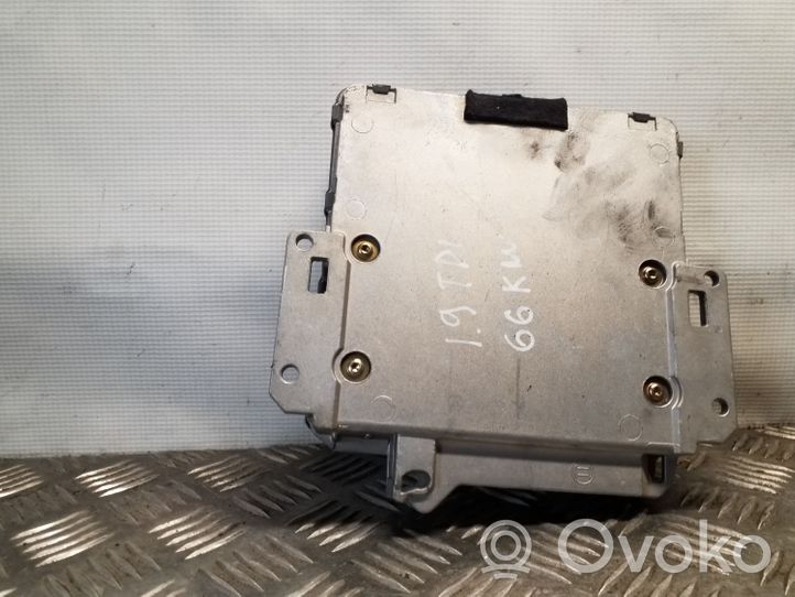 Audi 80 90 S2 B4 Dzinēja vadības bloks 8A0907401B