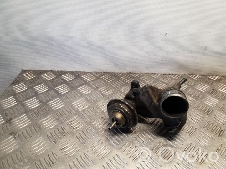 Audi 80 90 S2 B4 Zawór EGR 028129637E