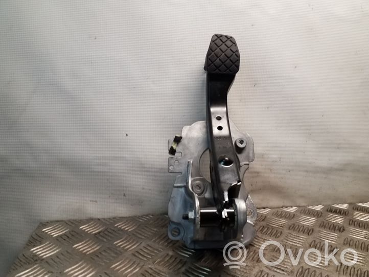 Volkswagen PASSAT CC Brake pedal 3C2721057G