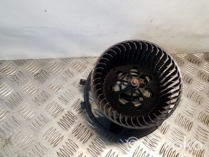 Volkswagen PASSAT CC Pečiuko ventiliatorius/ putikas 1K2820015G