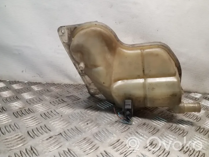 Volkswagen PASSAT B5 Vase d'expansion / bouchon de réservoir de liquide de refroidissement 8D0121403L