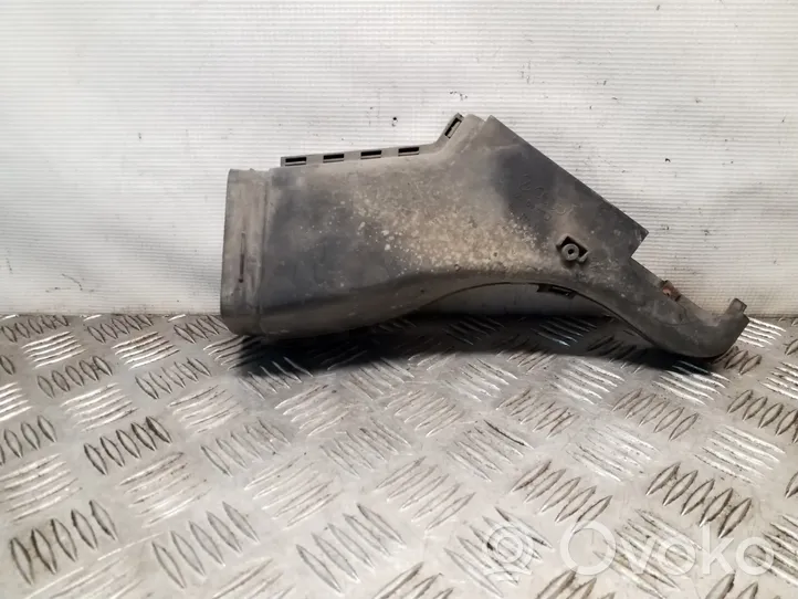 Volkswagen PASSAT B5 Air intake duct part 058129617D