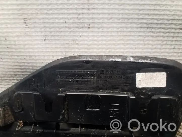 Opel Mokka Aizmugurējā spārna uzlika / moldings 95092494