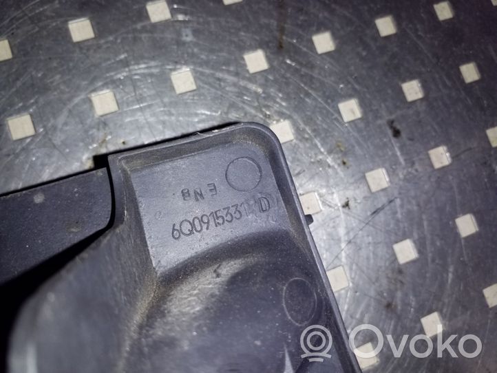 Volkswagen Polo IV 9N3 Boîte de batterie 6Q0915331D