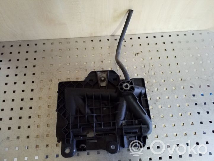 Volkswagen Polo IV 9N3 Battery tray 6Q0915331D