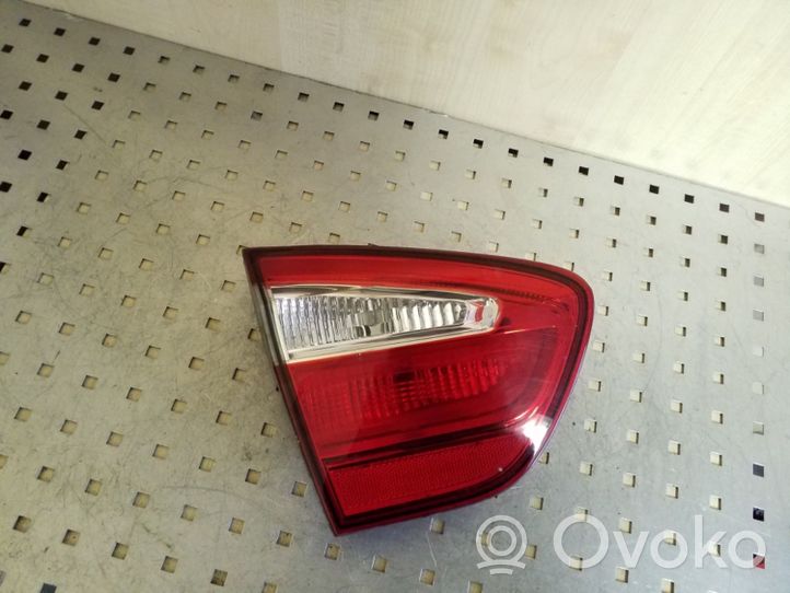 KIA Rio Lampy tylnej klapy bagażnika 924031W2