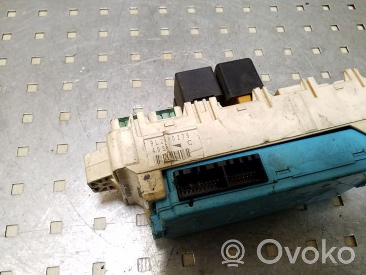 Mitsubishi Pajero Módulo de fusible MR445951B