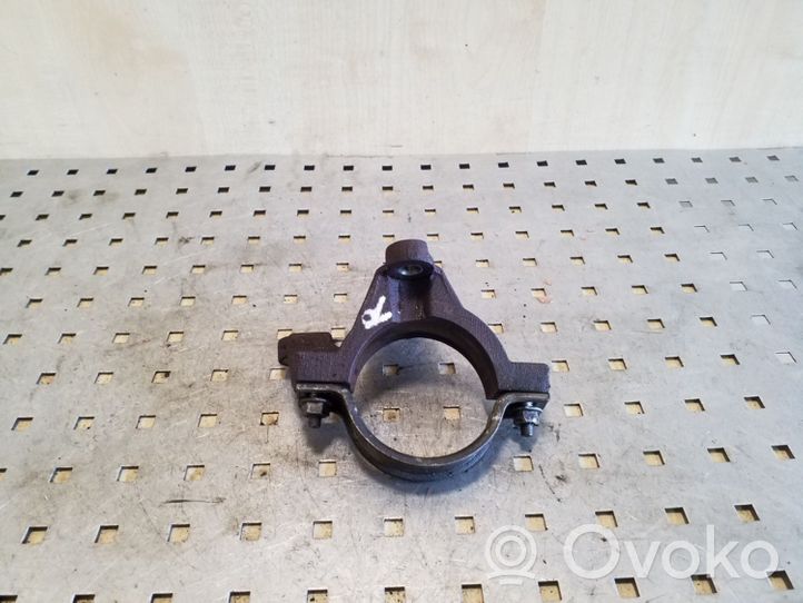 Ford Focus Staffa del cuscinetto di supporto dell’albero di trasmissione AV613K305CA