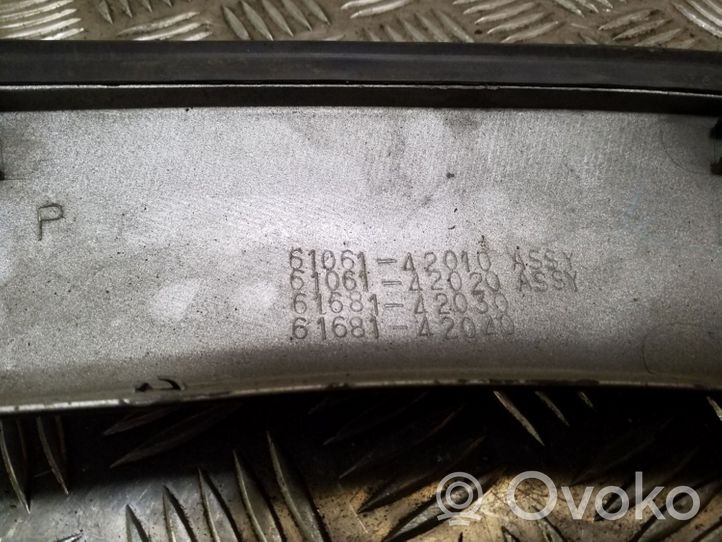 Toyota RAV 4 (XA20) Takaoven lista (muoto) 6106142010