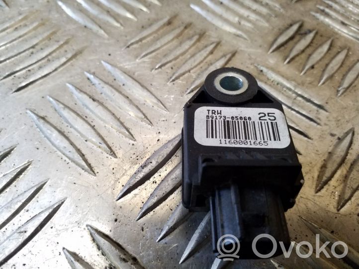 Toyota Avensis T270 Sensor impacto/accidente para activar Airbag 8917305060