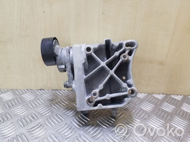 Citroen C4 I Support de générateur / alternateur 9637349380