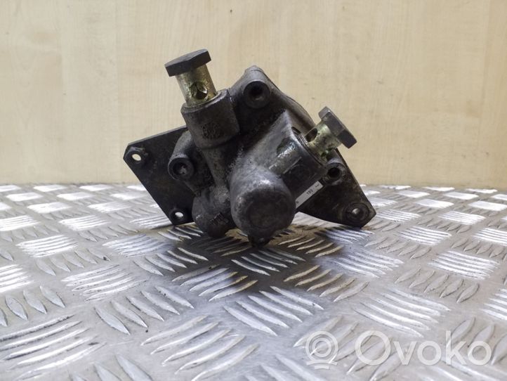 Audi A4 S4 B6 8E 8H Vairo stiprintuvo siurblys 7681955128