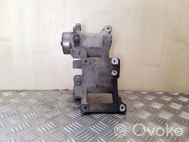 Toyota Land Cruiser (J120) Support de générateur / alternateur 