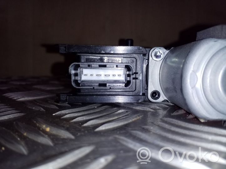 Hyundai i40 Rear door window regulator motor 