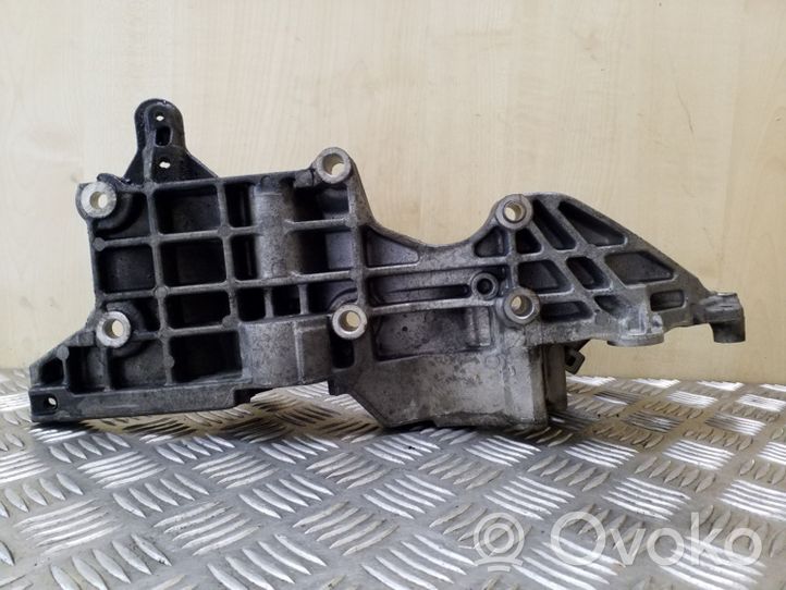 Volkswagen Tiguan Support de générateur / alternateur 03L903139D