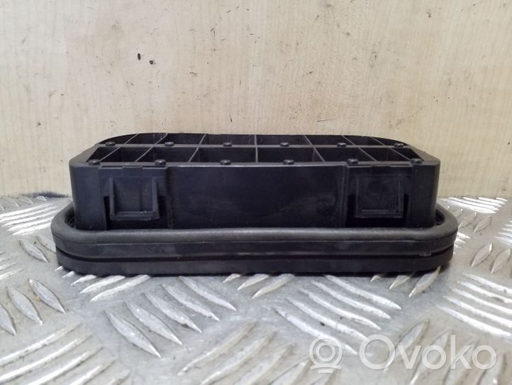 Volkswagen Sharan Quarter panel pressure vent 4A0819181