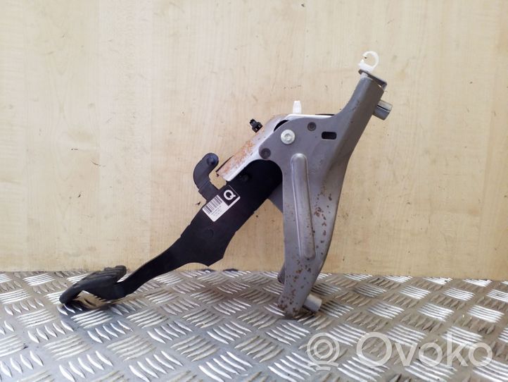 Nissan X-Trail T32 Clutch pedal 465034BG2B