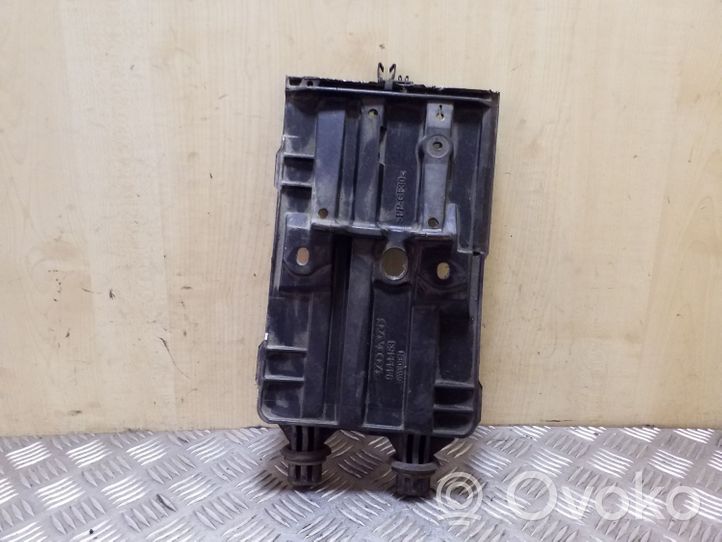 Volvo S70  V70  V70 XC Boîte de batterie 9444453