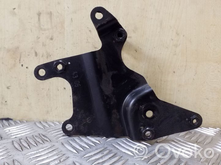 Volkswagen Crafter Supporto della valvola di raffreddamento EGR 076131184F